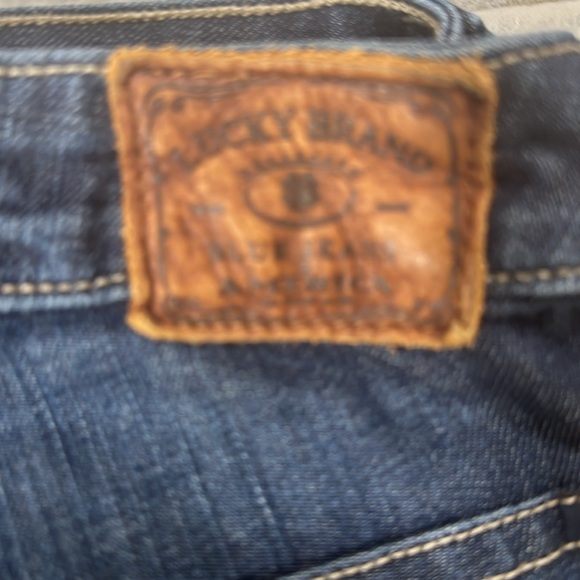 Lucky Brand flare jeans! - Picture 4 of 4